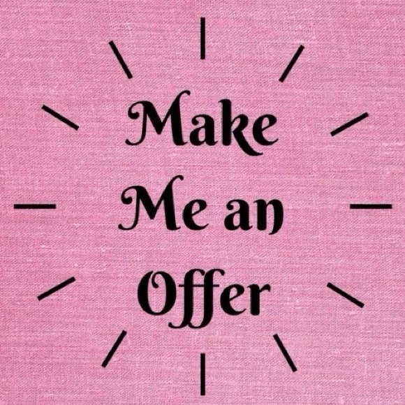 CLOSET CLEAN OUT!! EVERYTHING MUST GO! SEND ME AN OFFER! BUNDLE ITEMS🫶 - Picture 3 of 4